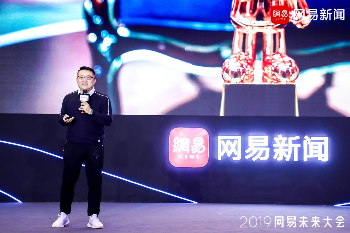 0.01刷快手抖音10000播放_抖音快手商业化路径_直播电商行业趋势